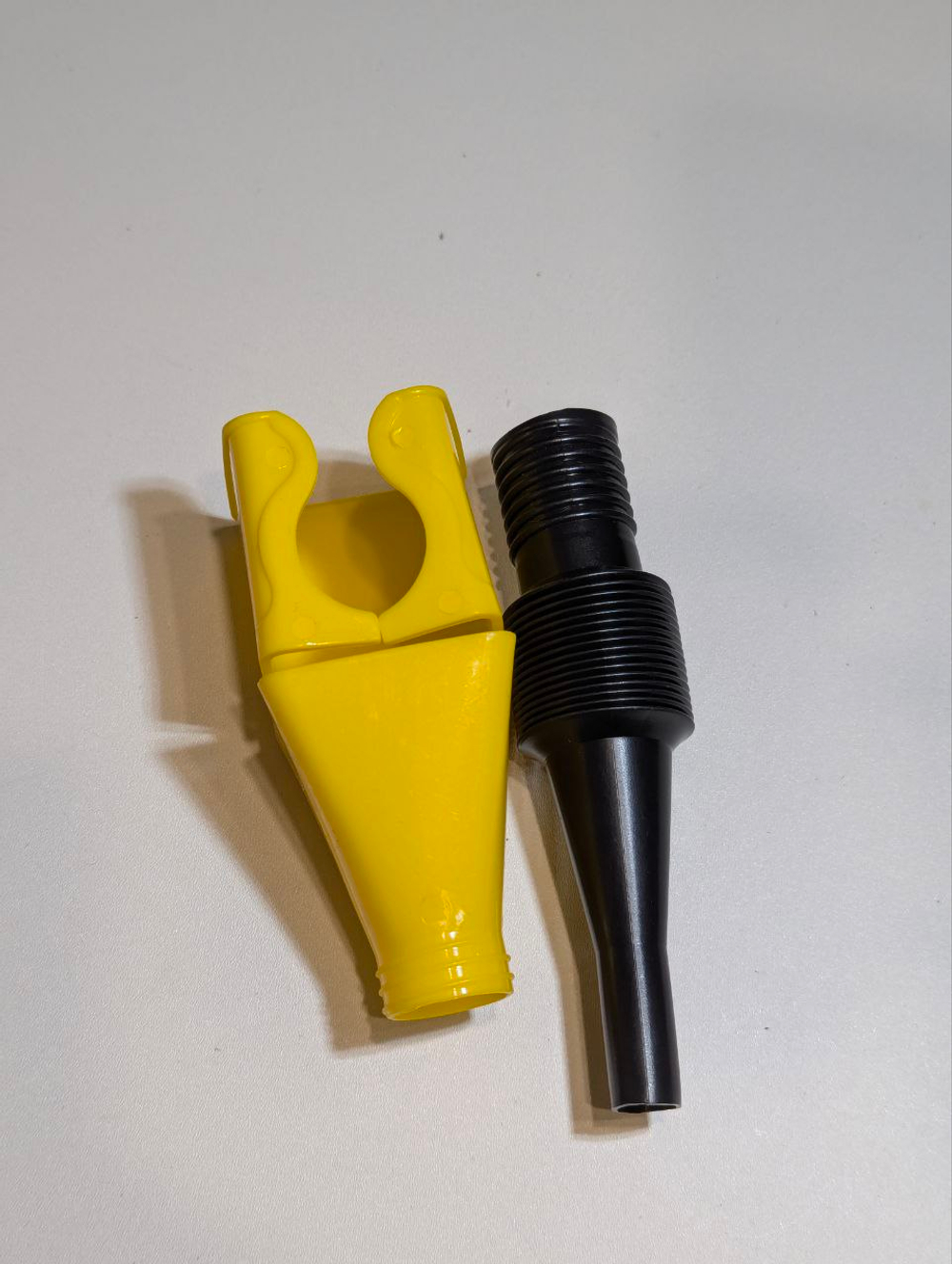 Насадка непроливайка с гибким наконечником воронка заправочная складная для масла и топлива (Желтая)