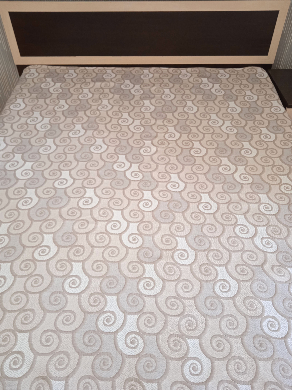 Покрывало жаккардовое двухстороннее Нежность 115-18 белый,беж,серый евро (240х200)