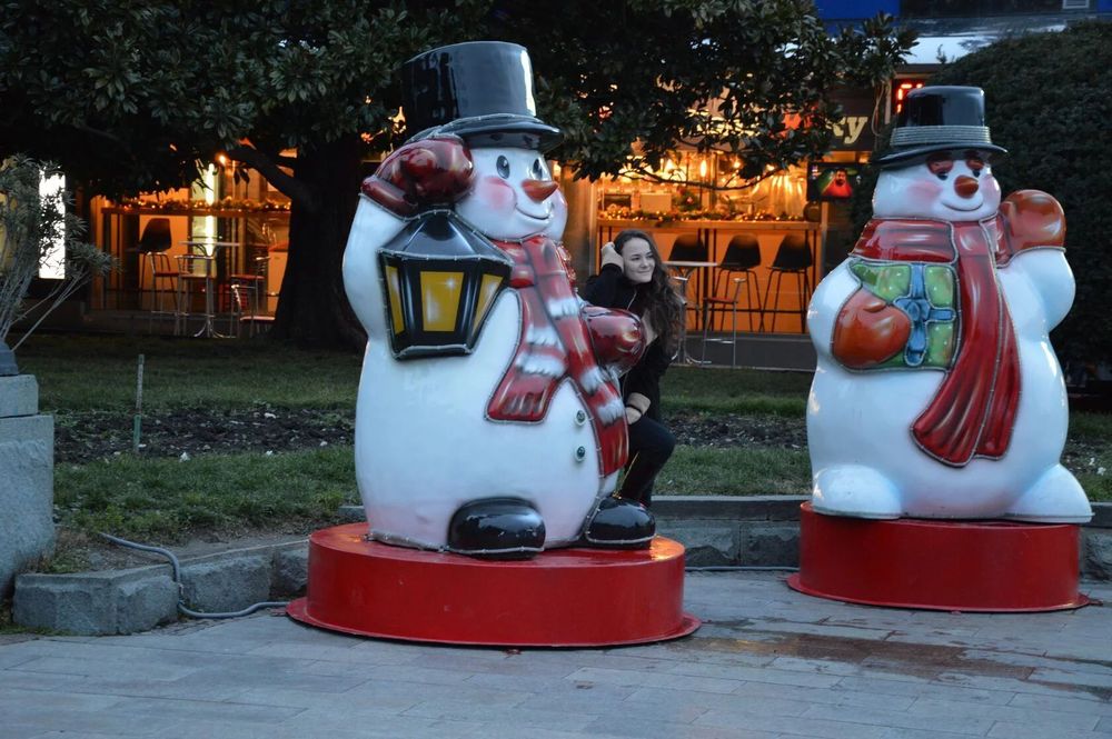 Уличная фигура "Снеговик с переносным фонарем"