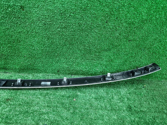 Молдинг двери багажника RR Vogue 5 L460 (21-нв)