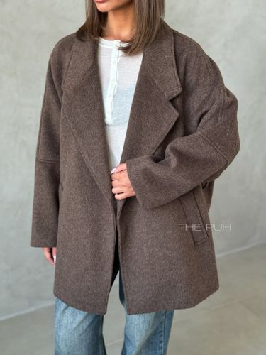 Шоколадное шерстяное пальто с утепленным жилетом