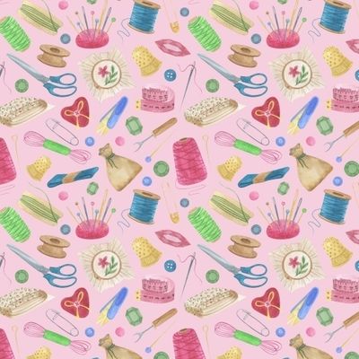ПРЕДМЕТЫ ДЛЯ РУКОДЕЛИЯ НА РОЗОВОМ ФОНЕ