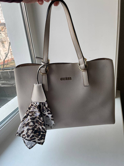 Сумка Guess