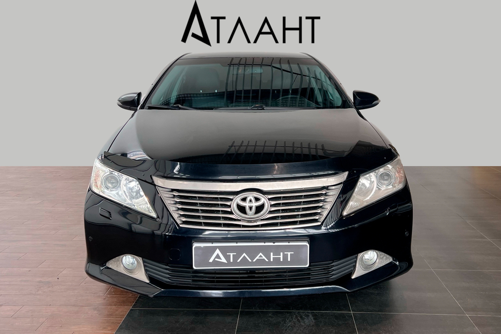 Toyota Camry, 2014 год
