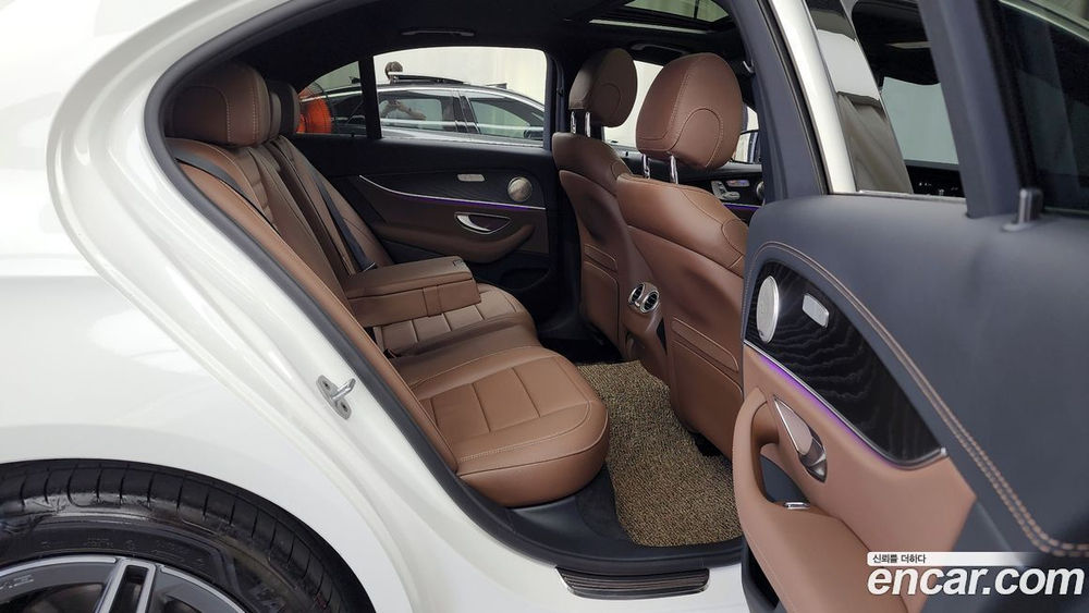 Mercedes-Benz E-Class W213 E250 AMG Line (10.2022)