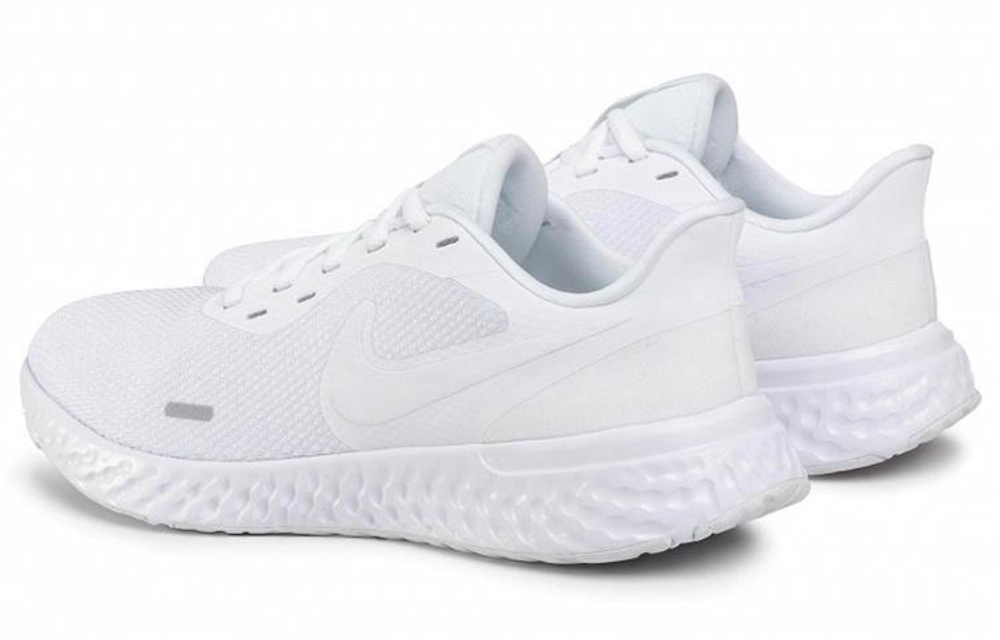 Кроссовки Nike Revolution 5