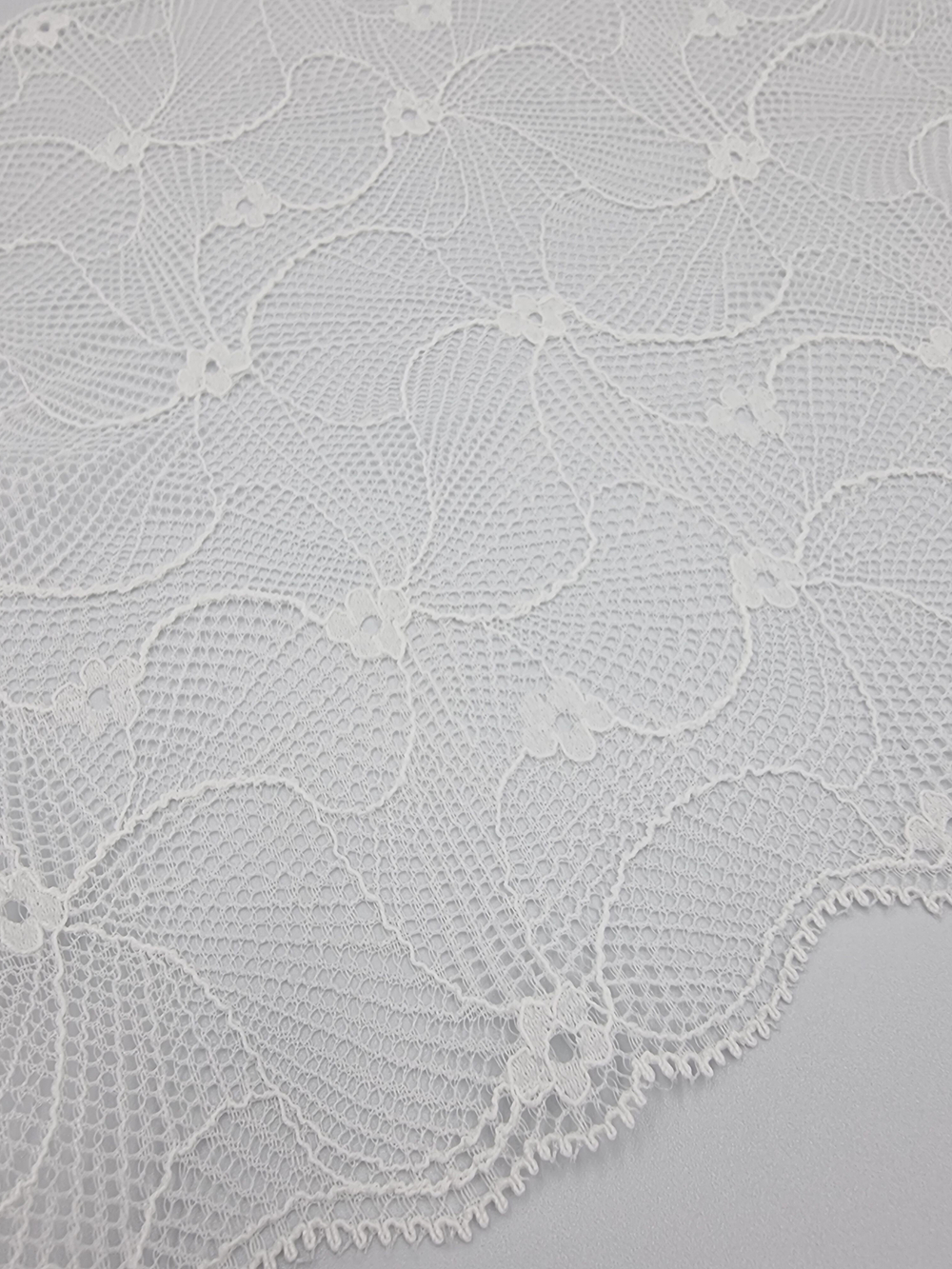 Кружево эластичное белое КС108 (22 см)