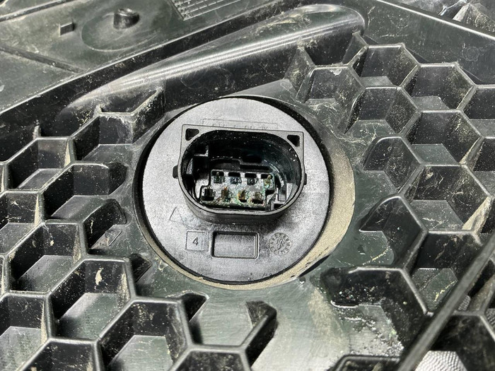 Фонарь левый внешний Mercedes E W213 (2020-2023)