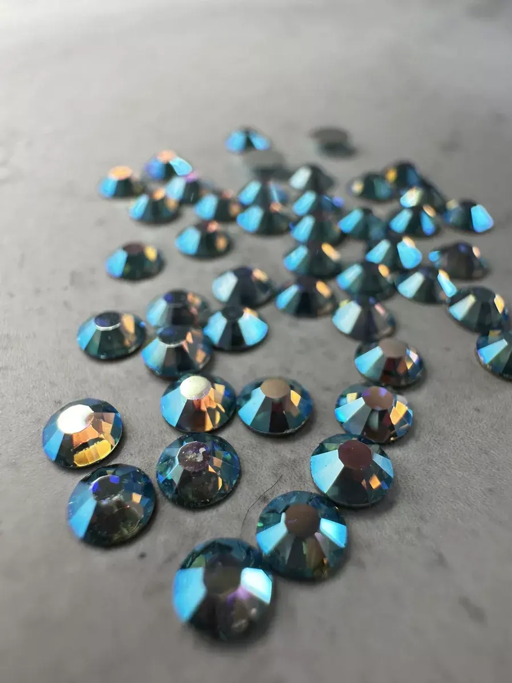 Стразы Swarovski Циркон 12ss холодной фиксации 50шт Оригинал