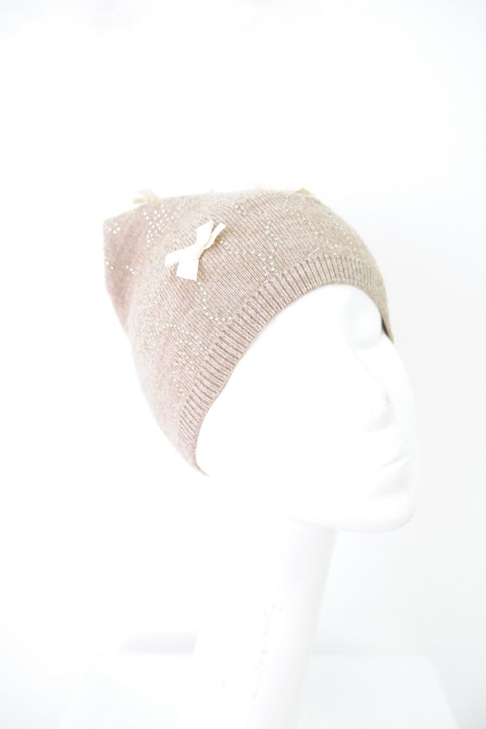 Шапка с бантиками