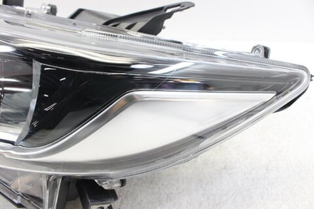 фара левая Toyota Allion Premio NZT260 ZRT265 2017