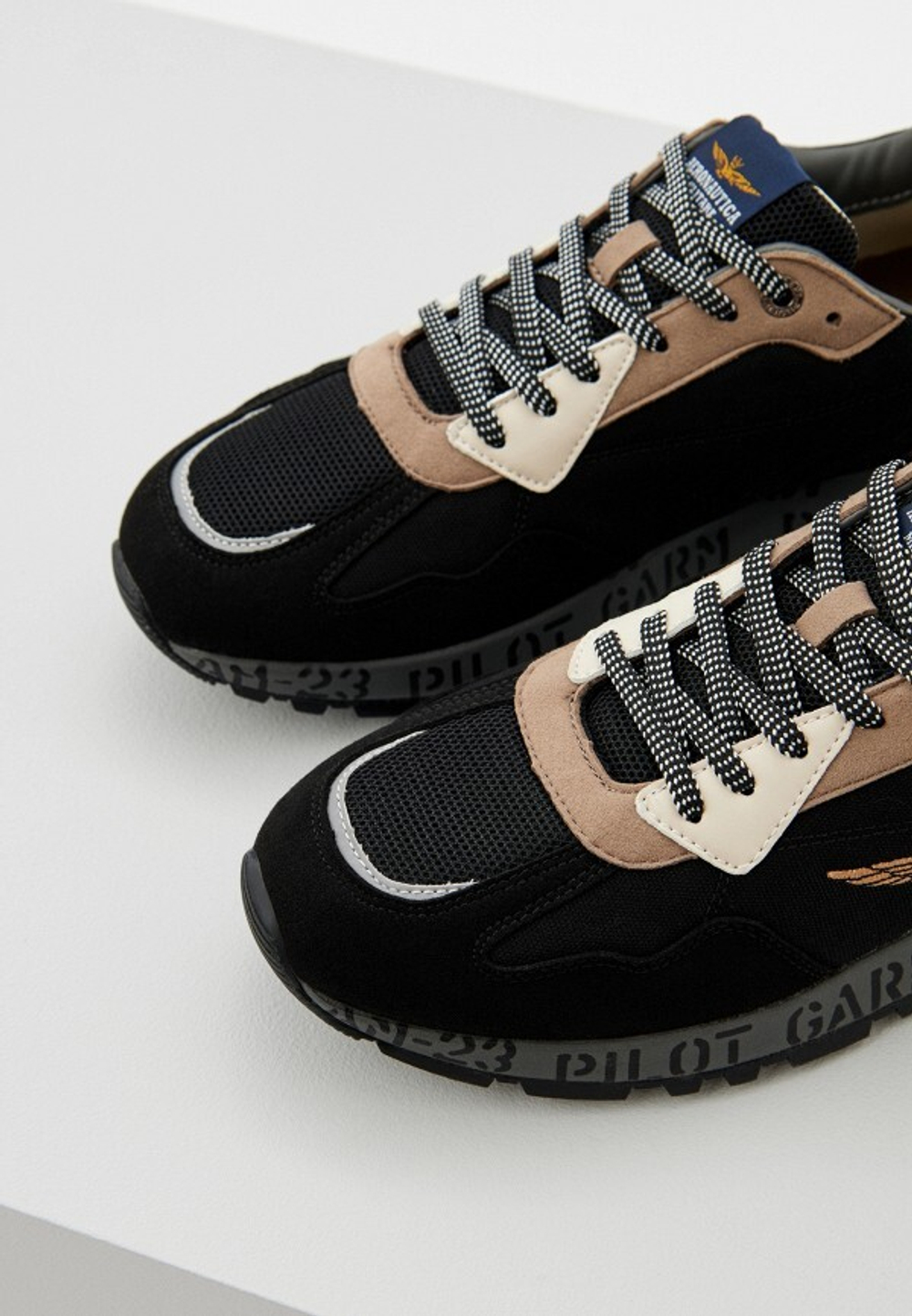 Кроссовки муж. AERONAUTICA 214 черный с бежевым