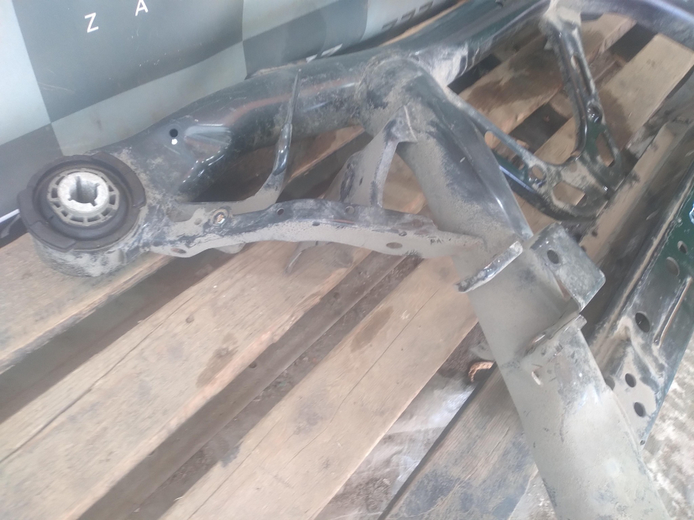 Подрамник задний Volvo S90 2  Б/У Оригинал 32221653