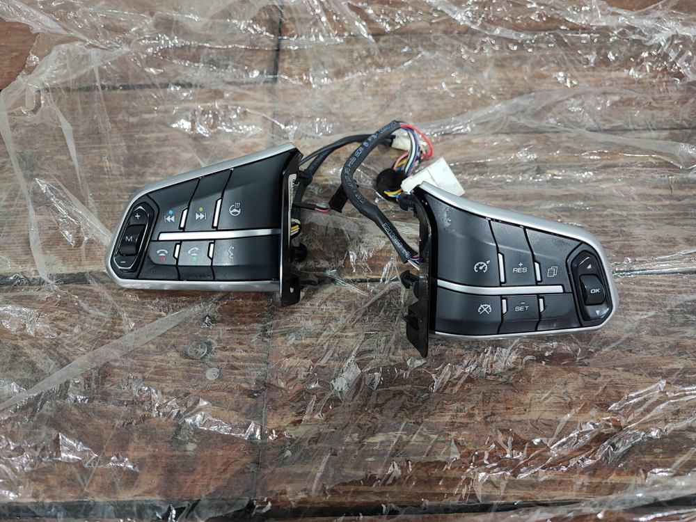 Кнопки руля, блок кнопок на руль Haval F7 1 19-24 Б/У Оригинал 3402108XKQ00A