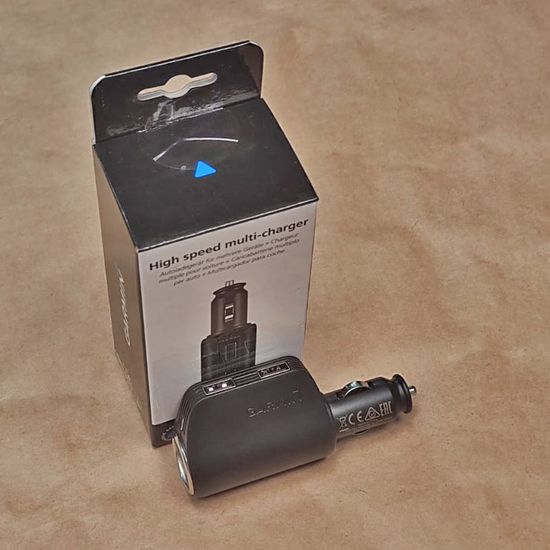 Garmin автомобильное зарядное 2хUSB устройство в прикуриватель (010-10723-17)