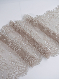 Кружево шантильи чайка по Лауме с шампанью неэластичное ширина 22 см ОТРЕЗ 2 м