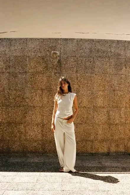 ZARA ТОП В СТИЛЕ РУСТИК СО СБОРКАМИ, ЭКРЮ