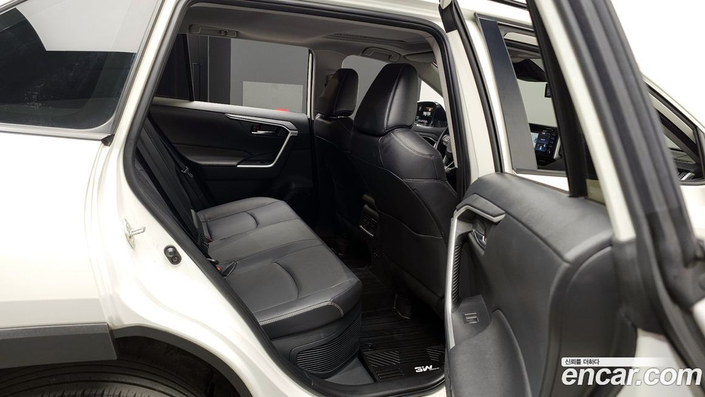 Toyota RAV4 5 Generation 2.5 2WD Hybrid (08.2022)