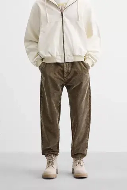 ZARA ВЕЛЬВЕТОВЫЕ БРЮКИ CARROT FIT, КОРИЧНЕВЫЙ