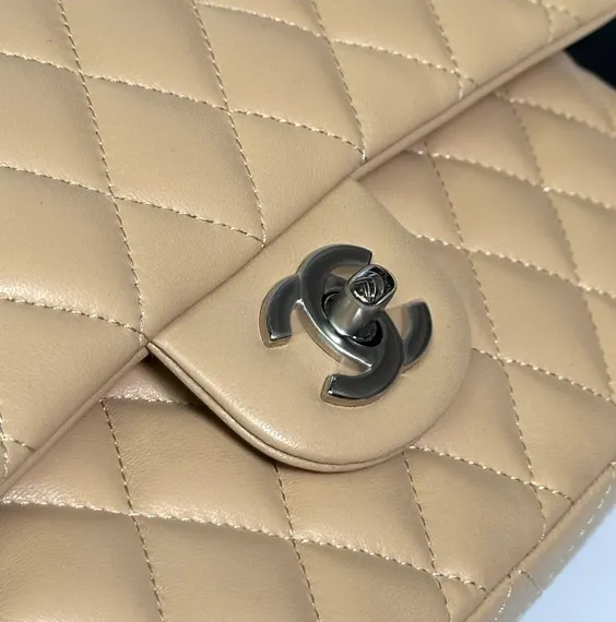 Женская сумка Chanel Timeless Jumbo бежевый