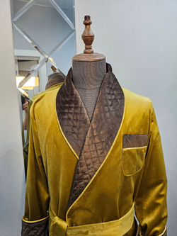 Жакет бархатный со стеганными бортами