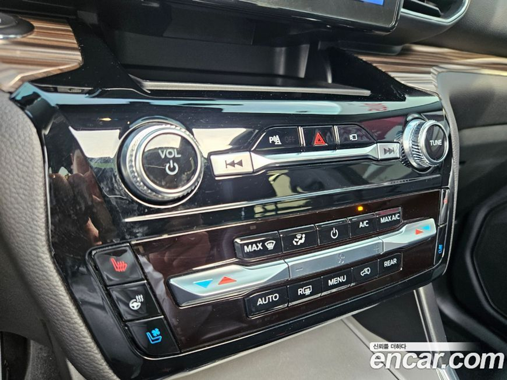 Ford Explorer 6 Generation 2.3 Limited 4WD (12.2022)