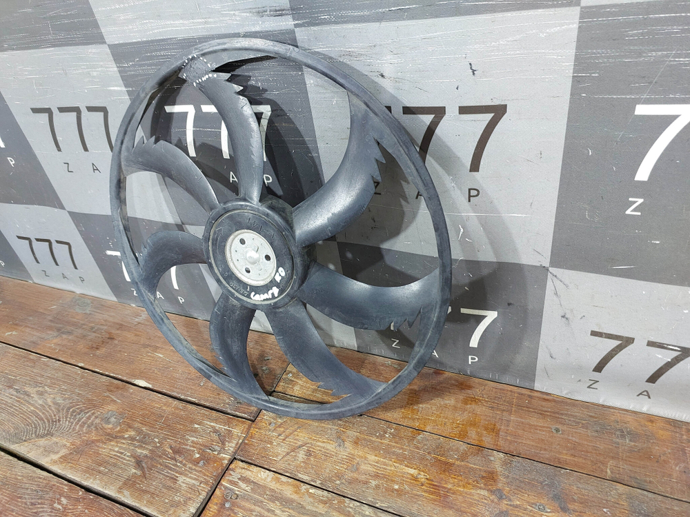 Вентилятор радиатора Toyota Camry (XV70) 17-нв Б/У Оригинал 1636031500