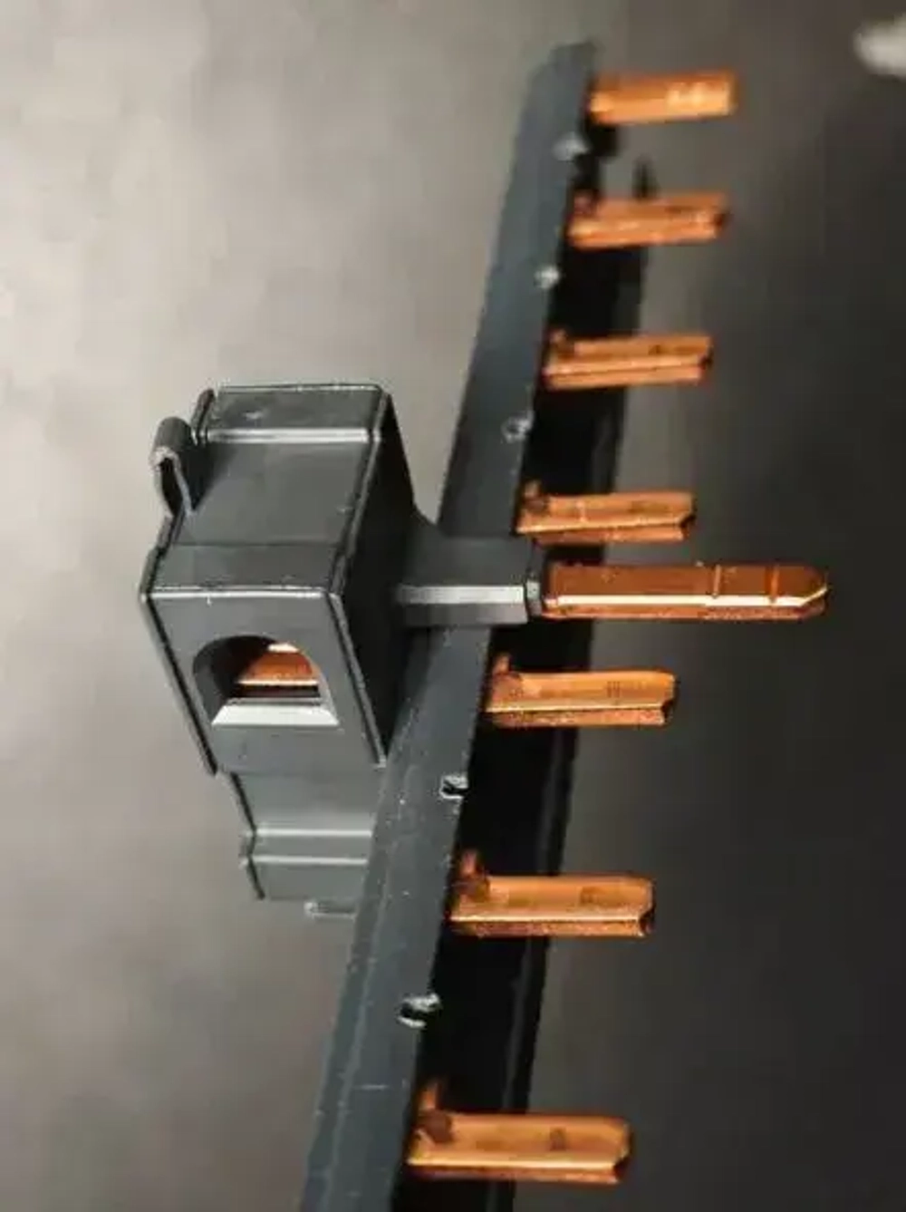 Вводная клемма для модульного оборудования Merlin Gerin by Schneider Electric 14885 (1шт)