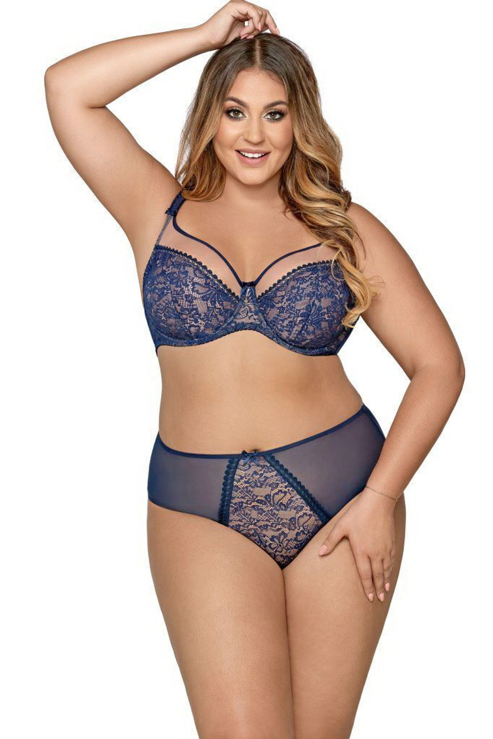 Трусики-бразилиана с кружевной вставкой по центру (Размер: XL) (Цвет: бежевый)