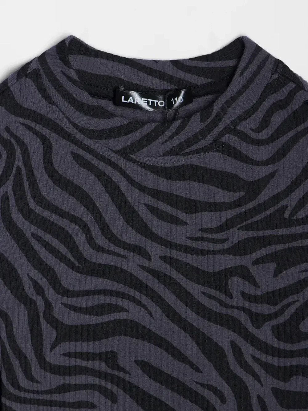 Черный костюм для девочки осенний