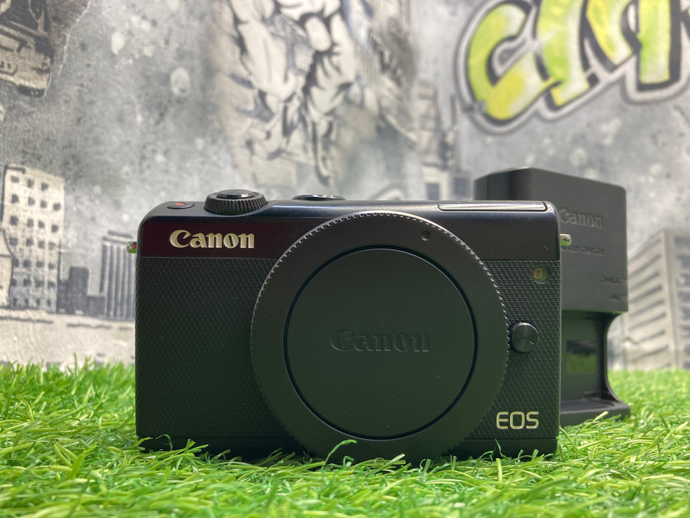 Canon EOS M100