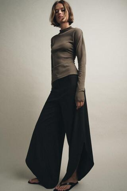 ZARA БРЮКИ В ПОЛОСКУ С РАЗРЕЗАМИ — ZW COLLECTION, ЧЕРНЫЙ