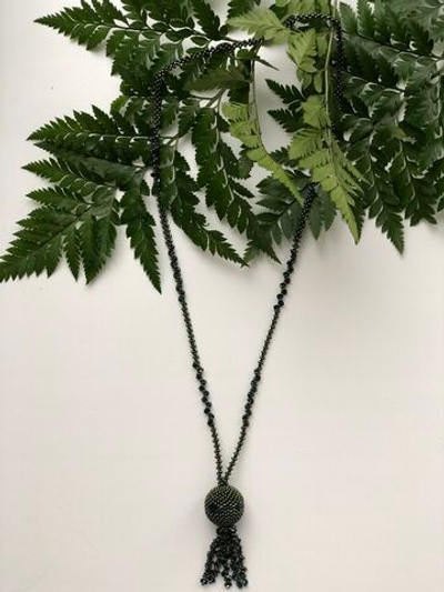 Подвеска "Шарик" Зеленый ручной работы оплетённый бисером