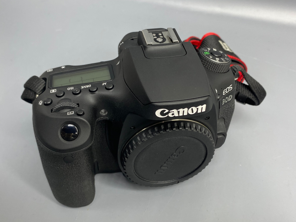 Canon EOS 90D