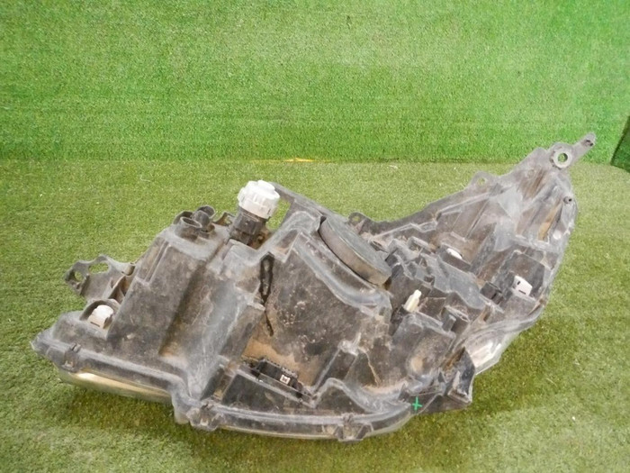 Фара правая Peugeot 508 1 (2011-2014) ксенон