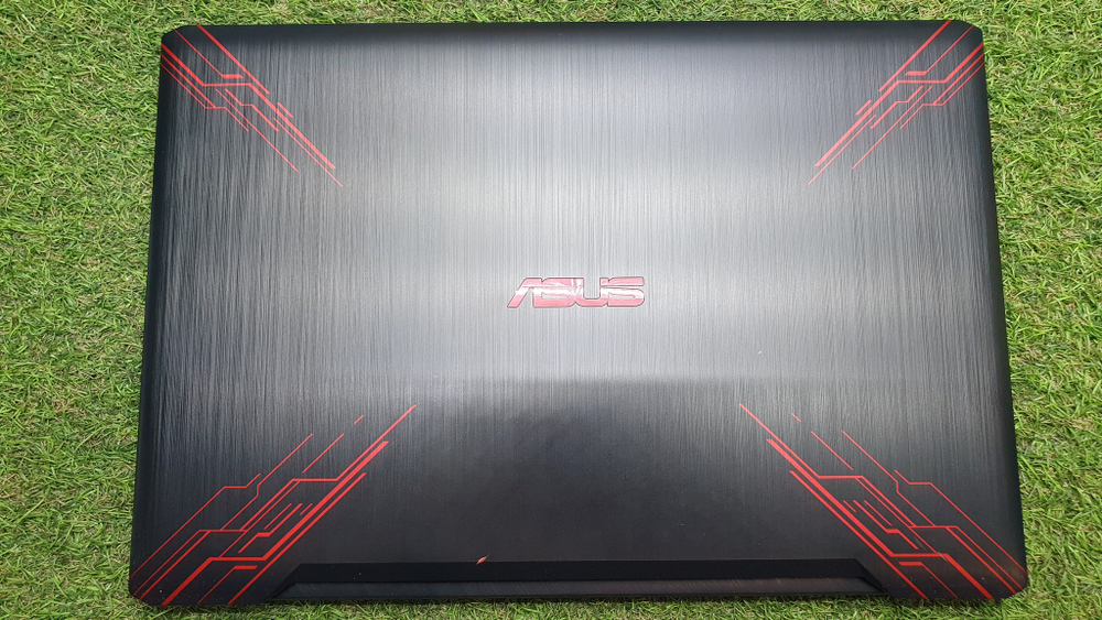 Игровой ASUS i5-8/8Gb/GTX1050 2GB/FX570U FX570UD-DM151T/Windows 10