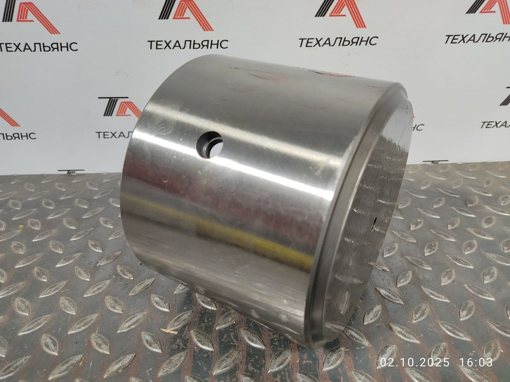 Втулка 19M-61-11161