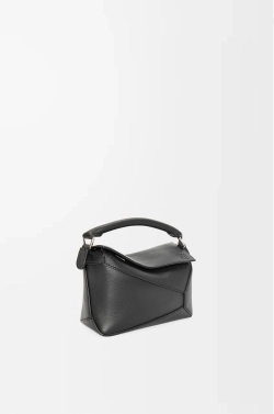 Loewe Мини-сумка Puzzle Edge из классической телячьей кожи, черный
