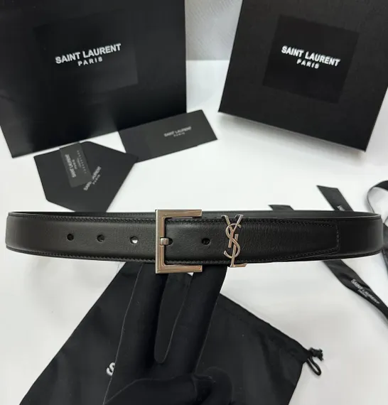 Ремень SAINT LAURENT с пряжкой CASSANDRE из гладкой кожи