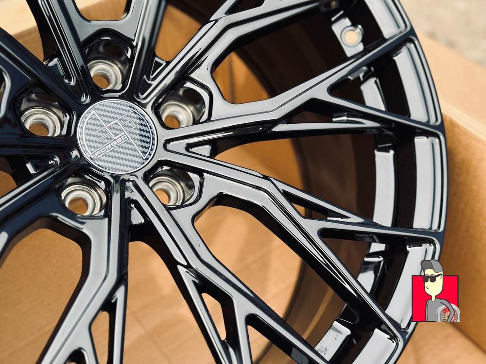 Комплект дисков Vorsteiner 013 FlowForm 18x8 et35 5x108