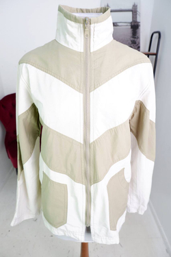 Куртка для прохладной погоды, маркировка 40, визуально на 46 размер