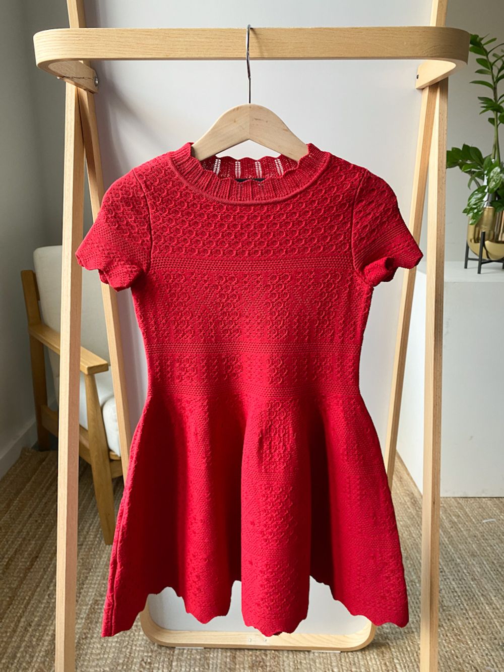 Новое платье из вискозы Carolina Herrera, 104