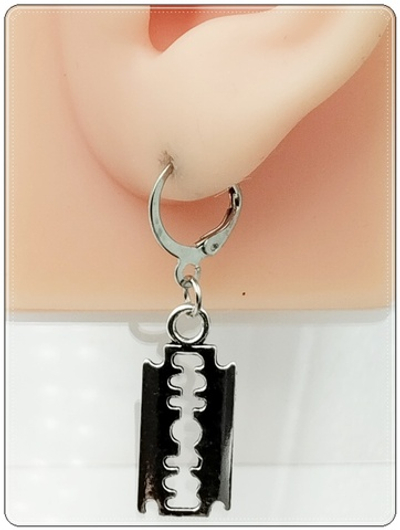 Серьги кольца "лезвие" серебристые