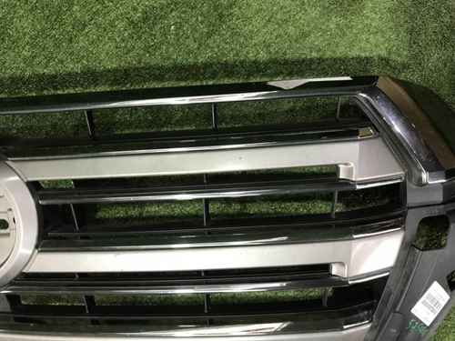 Решетка радиатора Toyota Land Cruiser 200 (2015-2021)