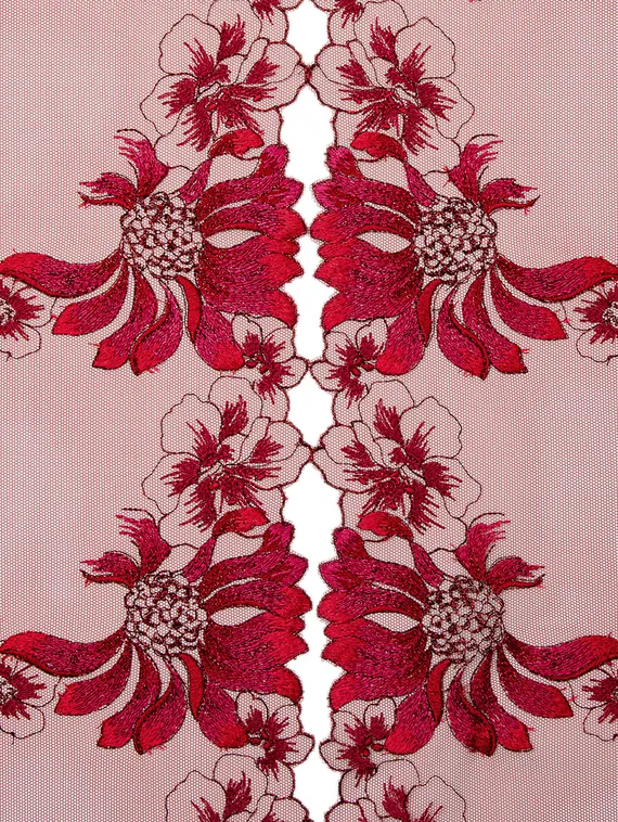 05-155 Вышивка на неэл. сетке 22 см, темно-красный/бордовый/люрекс (правая)