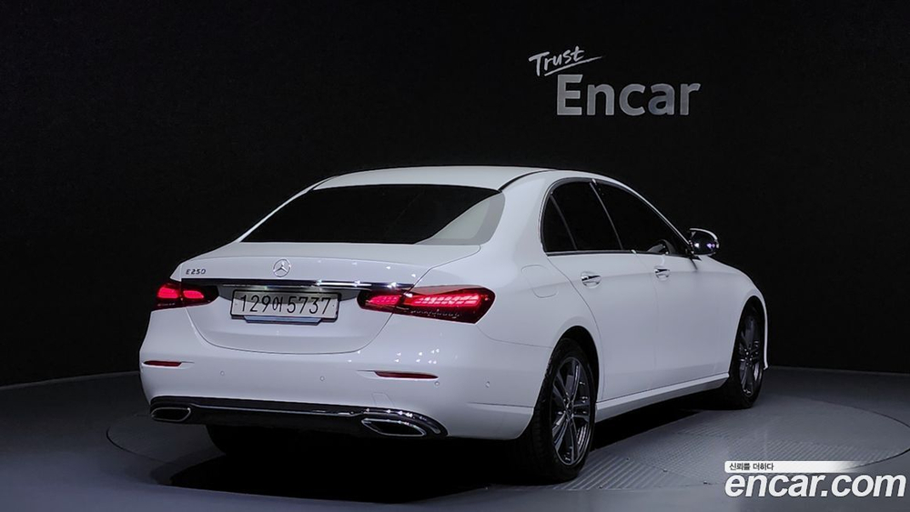 Mercedes-Benz E-Class W213 E250 Avangarde (11.2023)