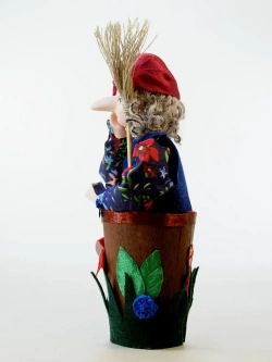 Кукла коллекционная Баба-Яга в ступе