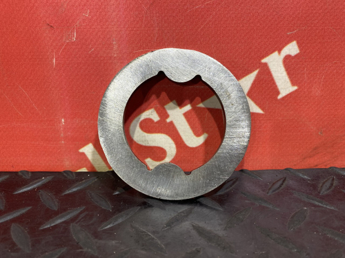 Шайба ступицы передней