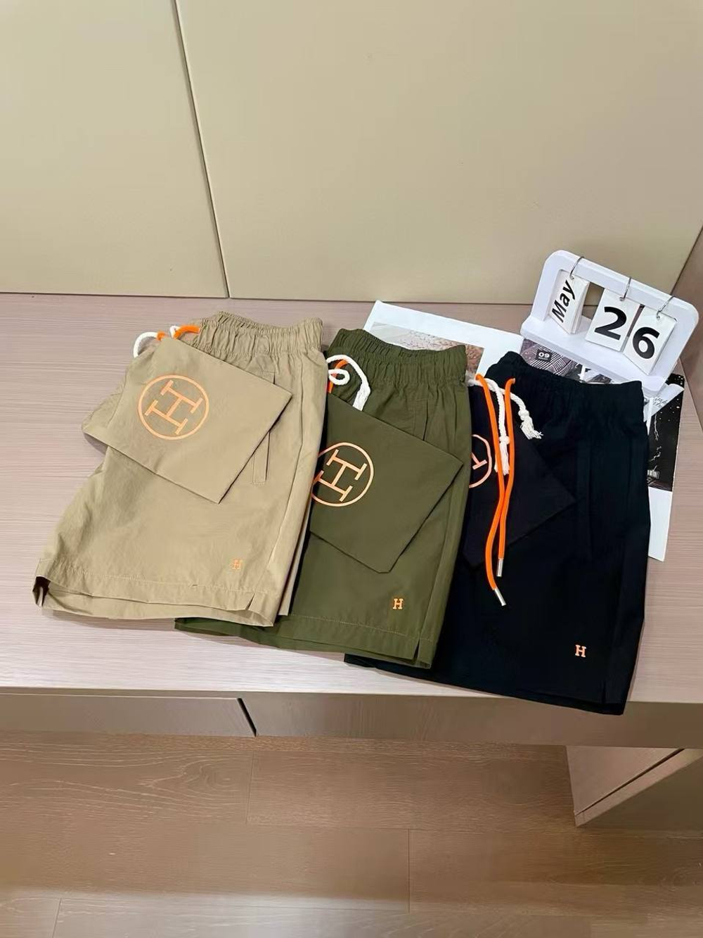 Шорты Hermes