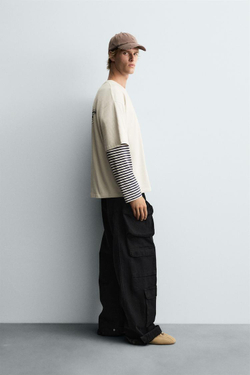 ZARA ФУТБОЛКА С ГРАФИЧЕСКИМ ПРИНТОМ И ЭФФЕКТОМ ПОТЕРТОСТИ, КОСТЯНОЙ